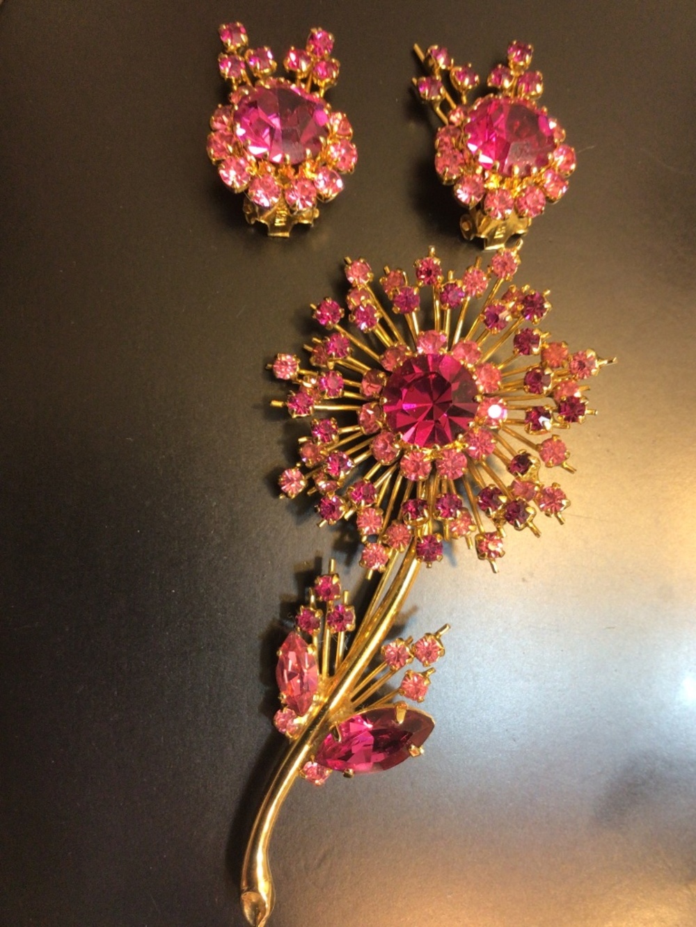 Austria Crystal Pink Starburst Pin Brooch Clip-on Earrings Demi Parure Set
